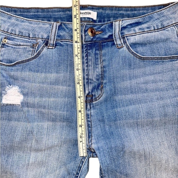 Kensie Jeans Cropped  2 Layer Fringed Distressed Jeans in light/medium Blue 6 - Picture 6 of 16